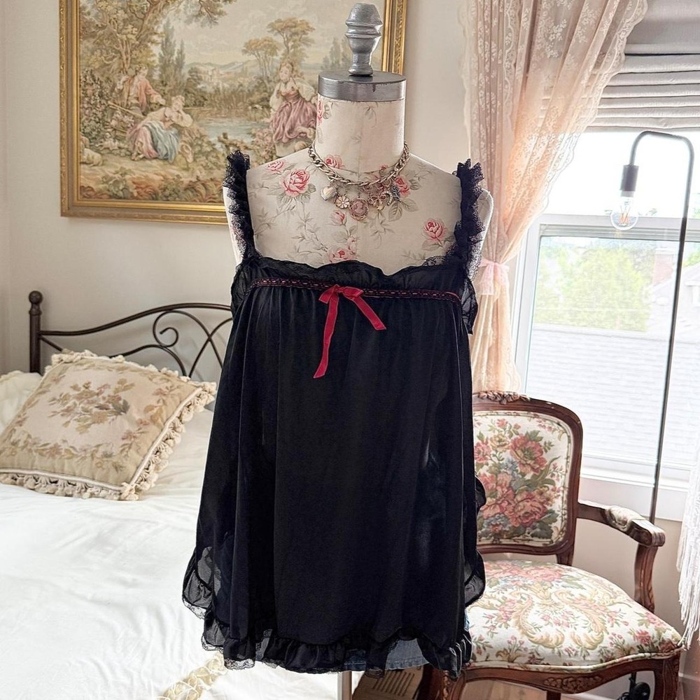 black babydoll top  60s black babydoll top JCPenney size medium lace trim